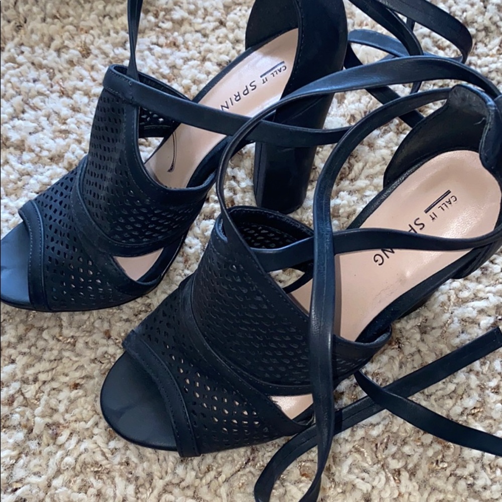 Heels - Picture 2 of 2